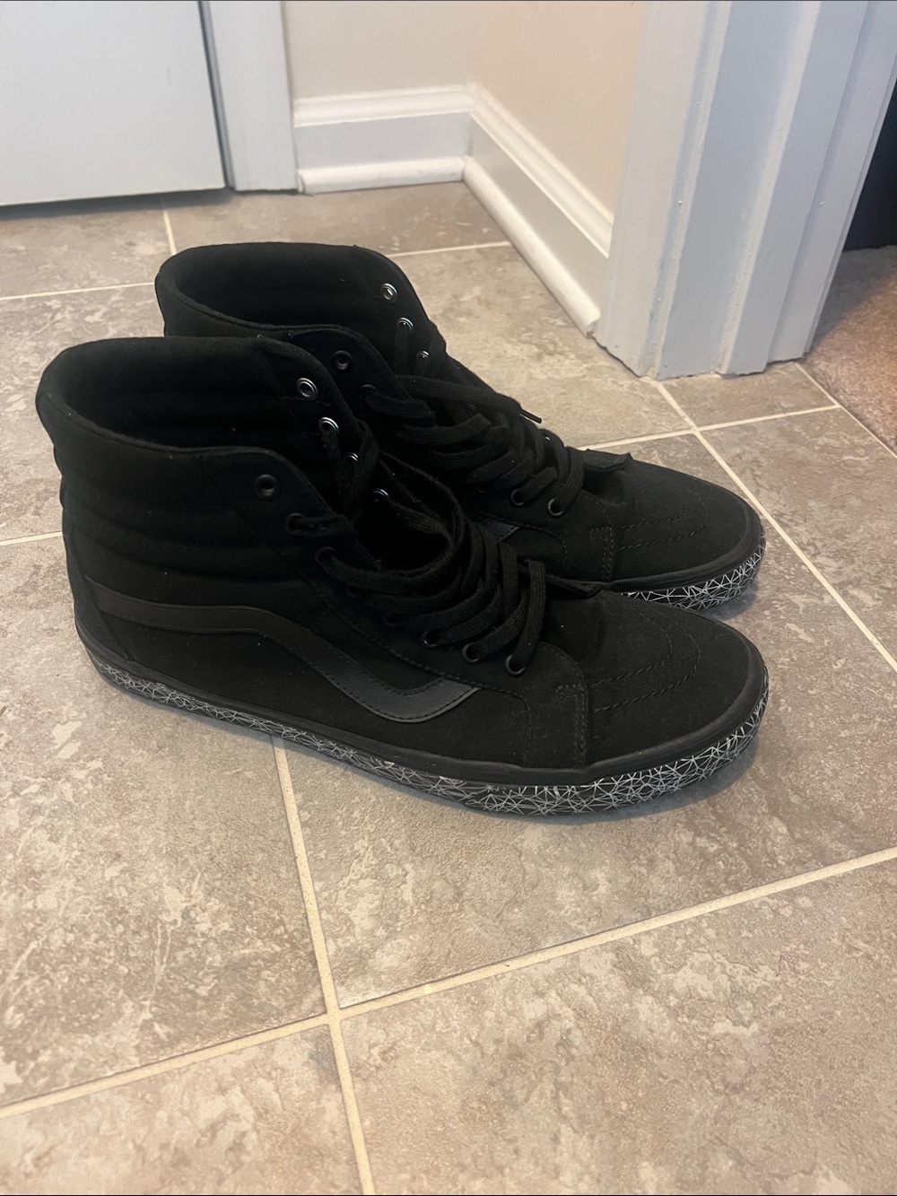 Vans Black High-Top Skate Shoes with Patterned Sole